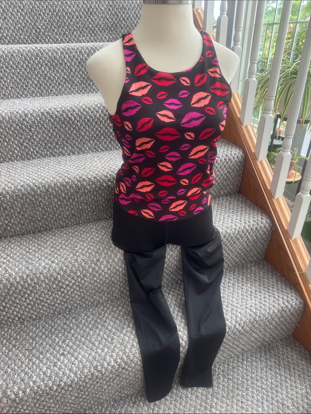 VENUS Black Tank and Pants with Pink & Red Lip Print